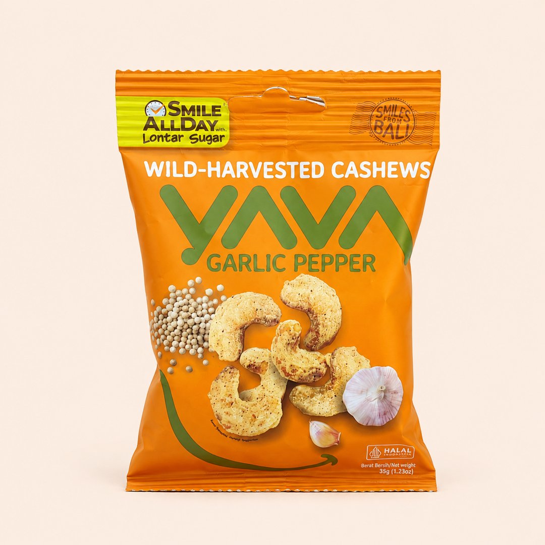 Cover produk Yava Wild-Harvested Cashews Garlic Pepper 35g dengan latar krem