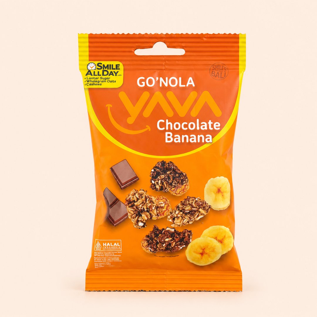 Cover produk Yava Go'Nola Chocolate Banana Granola Snack 35g dengan latar krem