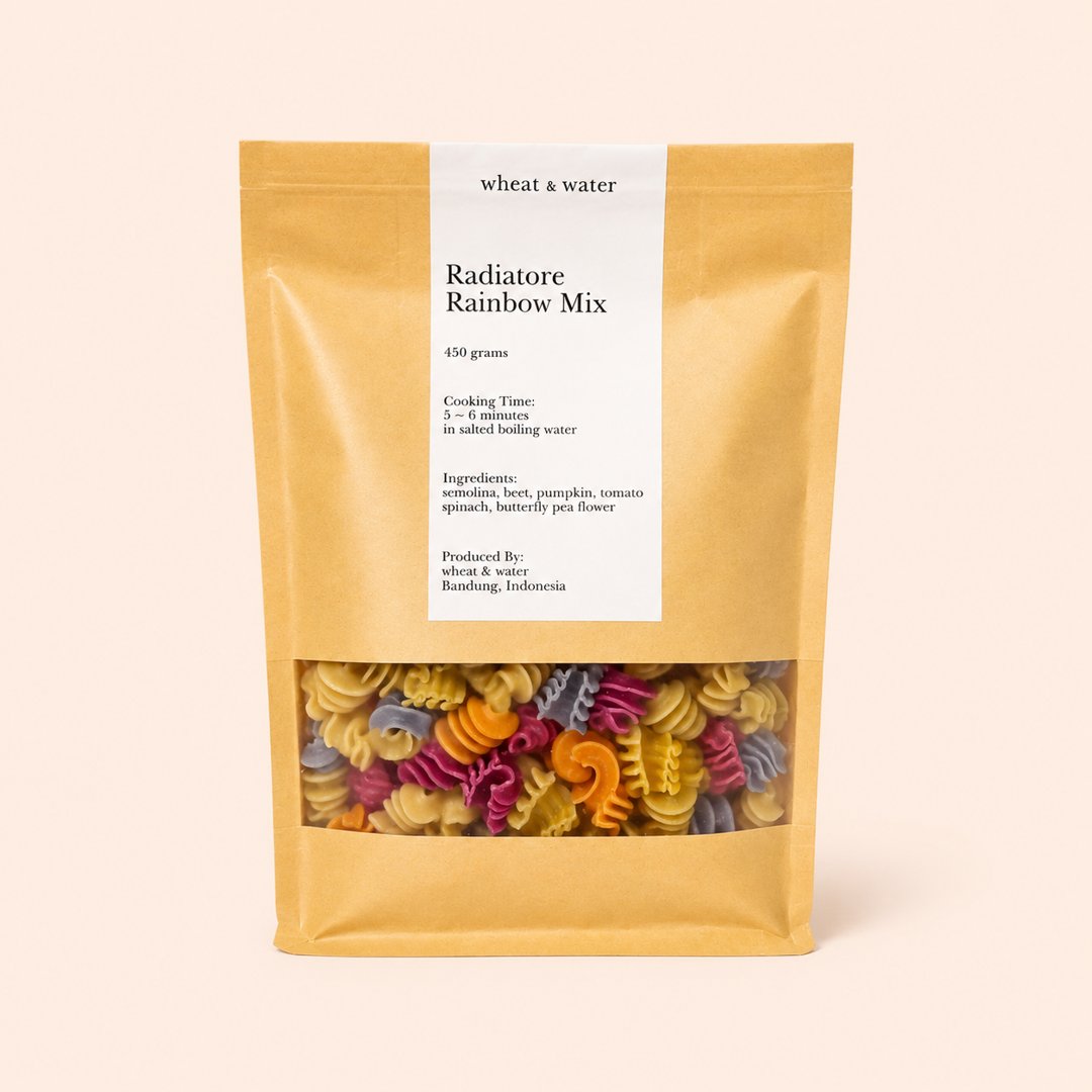 Cover produk Wheat & Water Radiatore Rainbow Mix 450g dengan latar krem