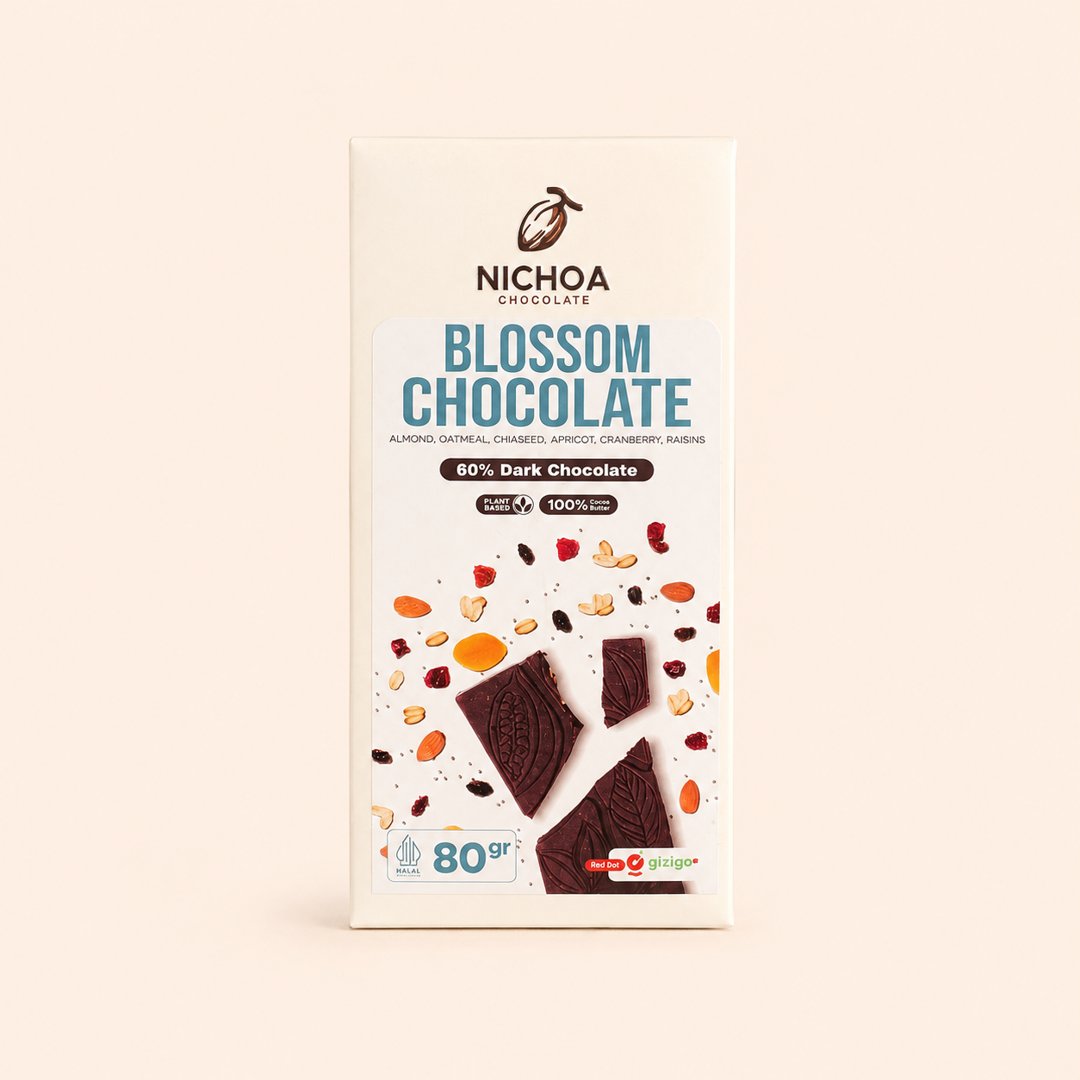 Cover produk Nichoa Blossom Dark Chocolate 60% with Superfood 80gr dengan latar krem