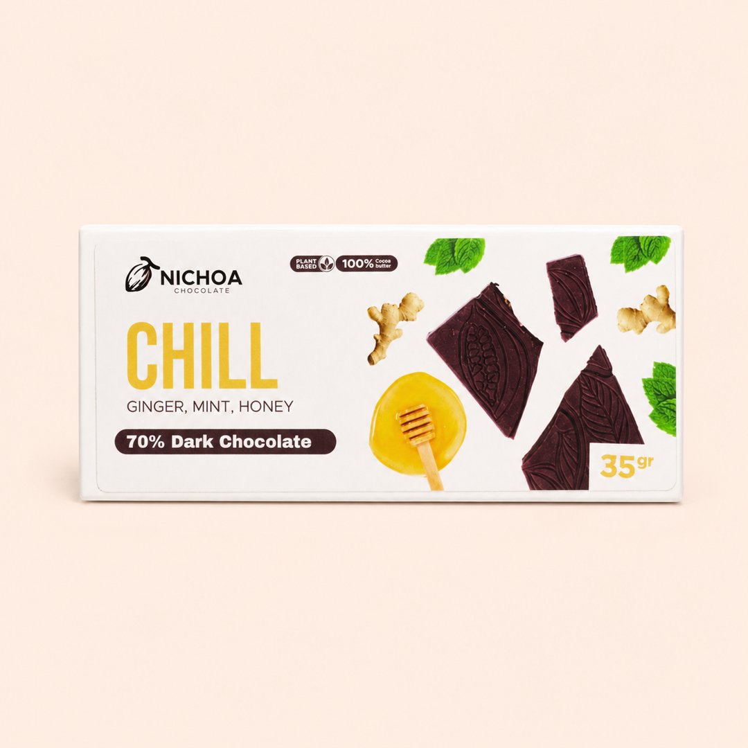 Cover produk Nichoa Chill 70% Dark Chocolate Ginger Mint Honey 35g dengan latar krem